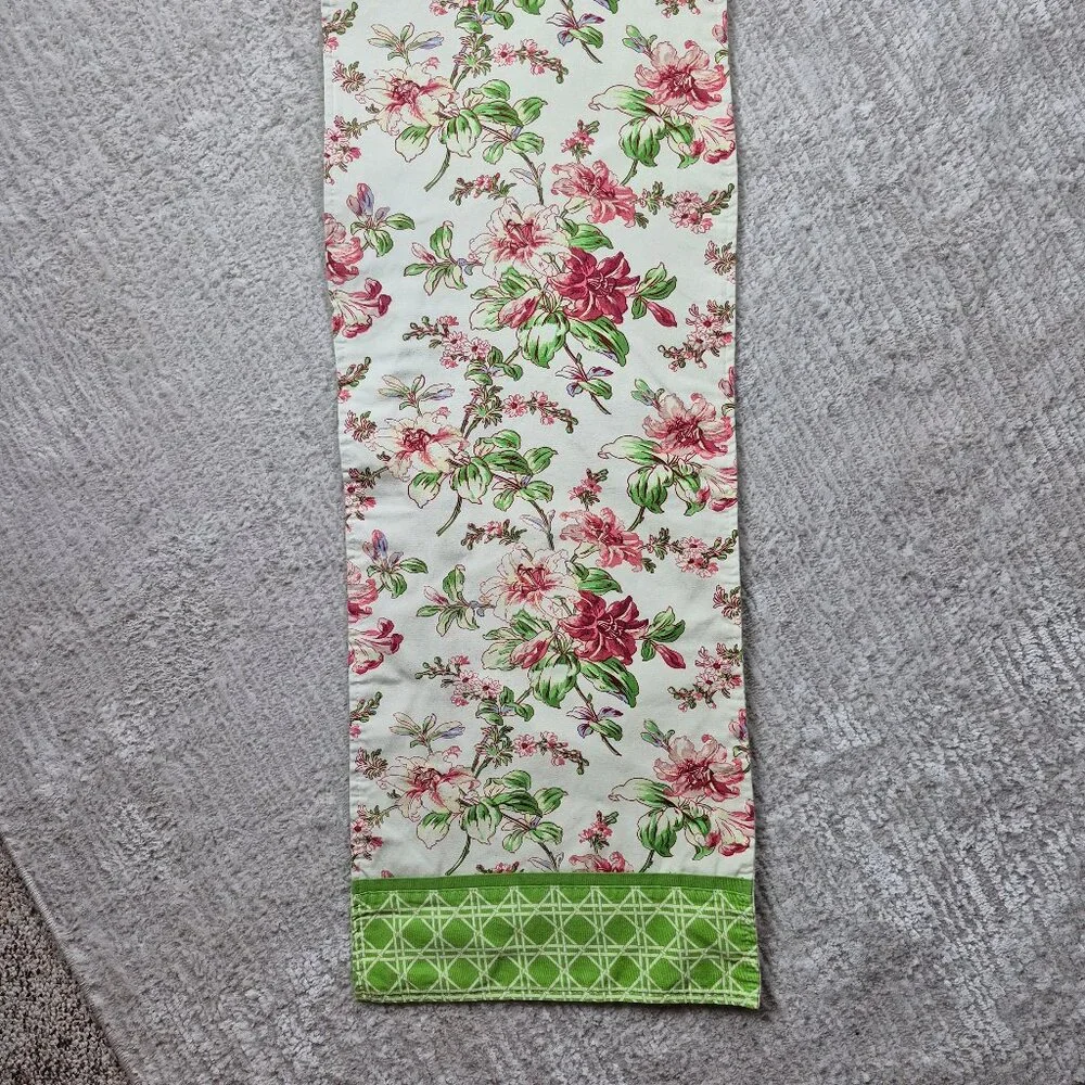 Waverly Table Runner and 8 Placemats Floral Pattern with Green Trim